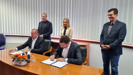Podpis gradbene pogodbe za Kozlov rob, 4.6 (2)